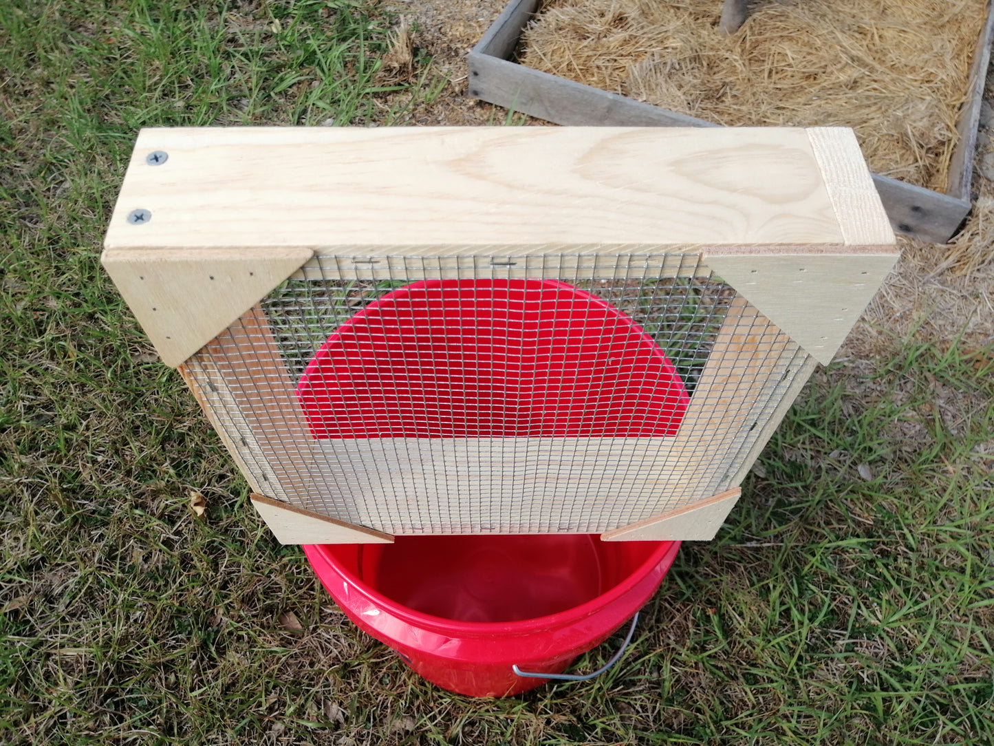 Unstained Soil Sifter - 1/4 inch SKU1038